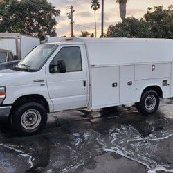 2014 Ford E350 super duty