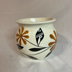 Acoma Pueblo Pottery Vase – Floral Design by R. Baca / Jarrón Acoma Artesanal – Firmado R. Baca 3.9x3.9