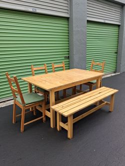 Dining room set