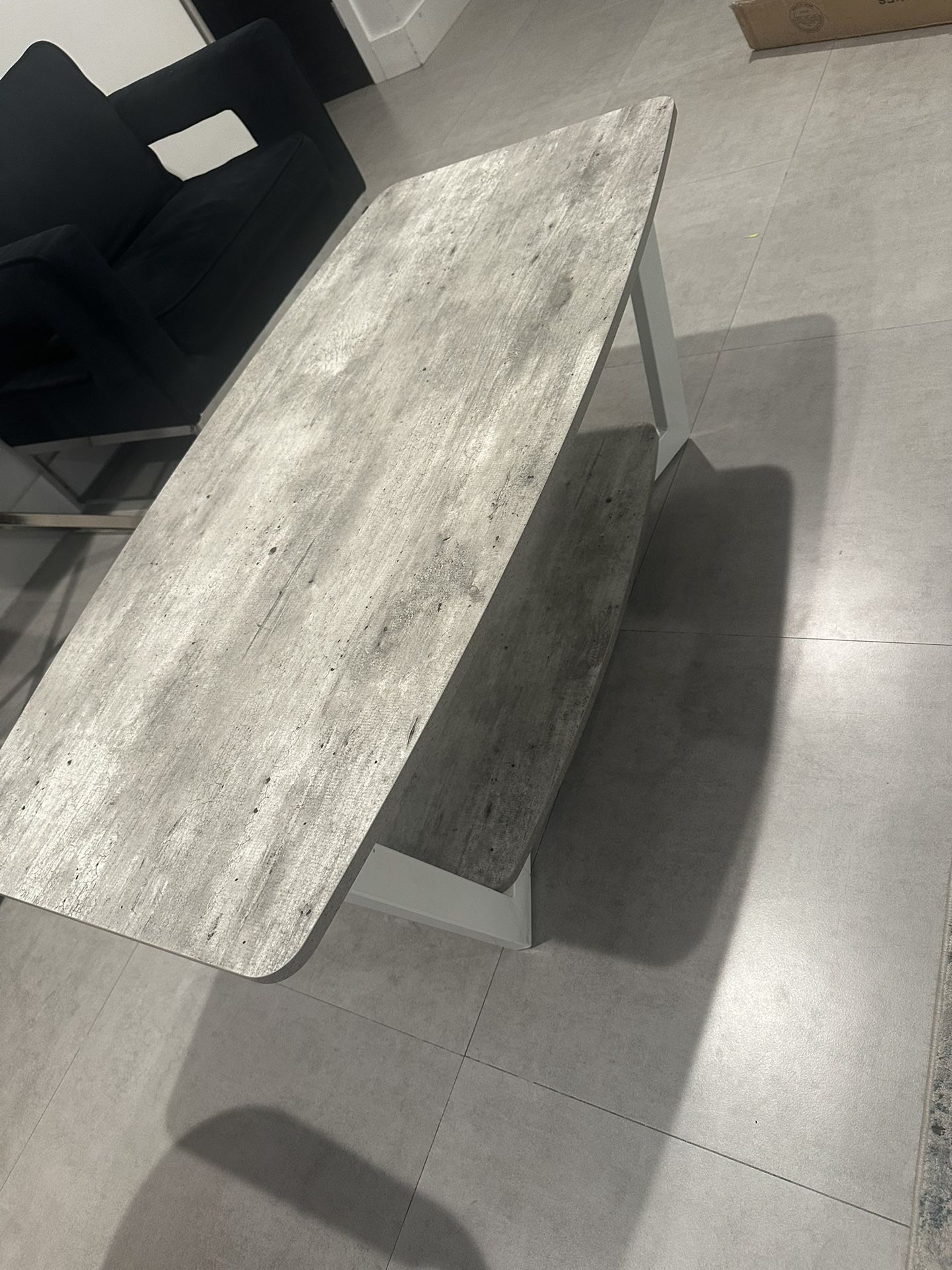 Coffee Table & 2 End Tables