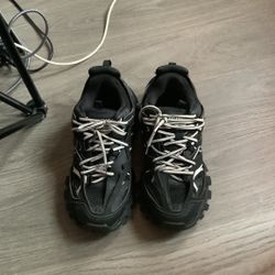 Black White  Belenciaga  Tracks 