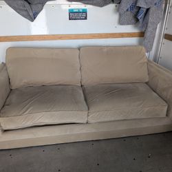 Couch Excellent Condition 