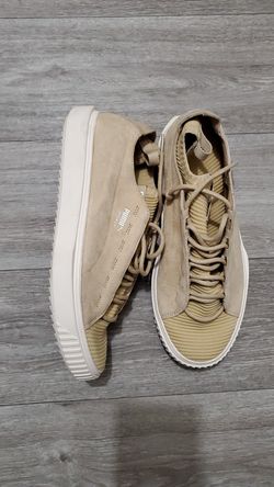 Puma sneakers size 11 Medium