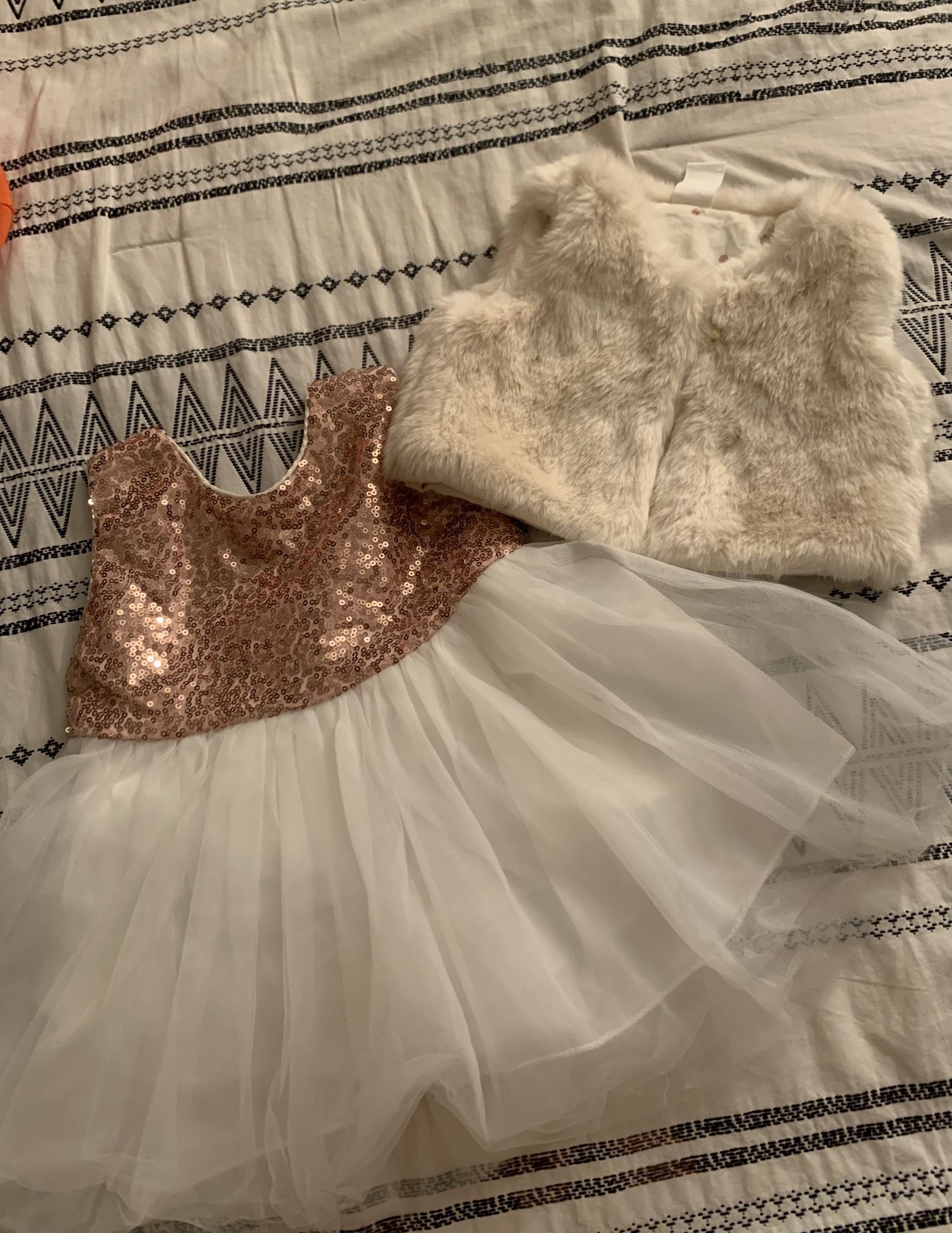 Baby 3-6 Sequence Rose Gold & Off White Dress Faux Fur H&M Vest