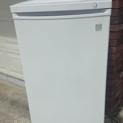 Kenmore mini fridge works great