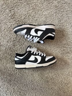 Panda Dunks size 10