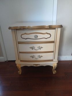 Vintage Nightstand ~2Drawers
