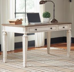 Signature Design by Ashley Realyn H743-34 60” Home Office Desk.