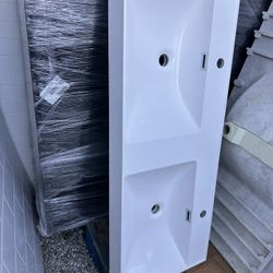 counter top doable sink  this is hard to fien 47 1/2 wide x 18 1/2 in come wt small chip  read more  we take Zelle or cash we locate in hesperia retai