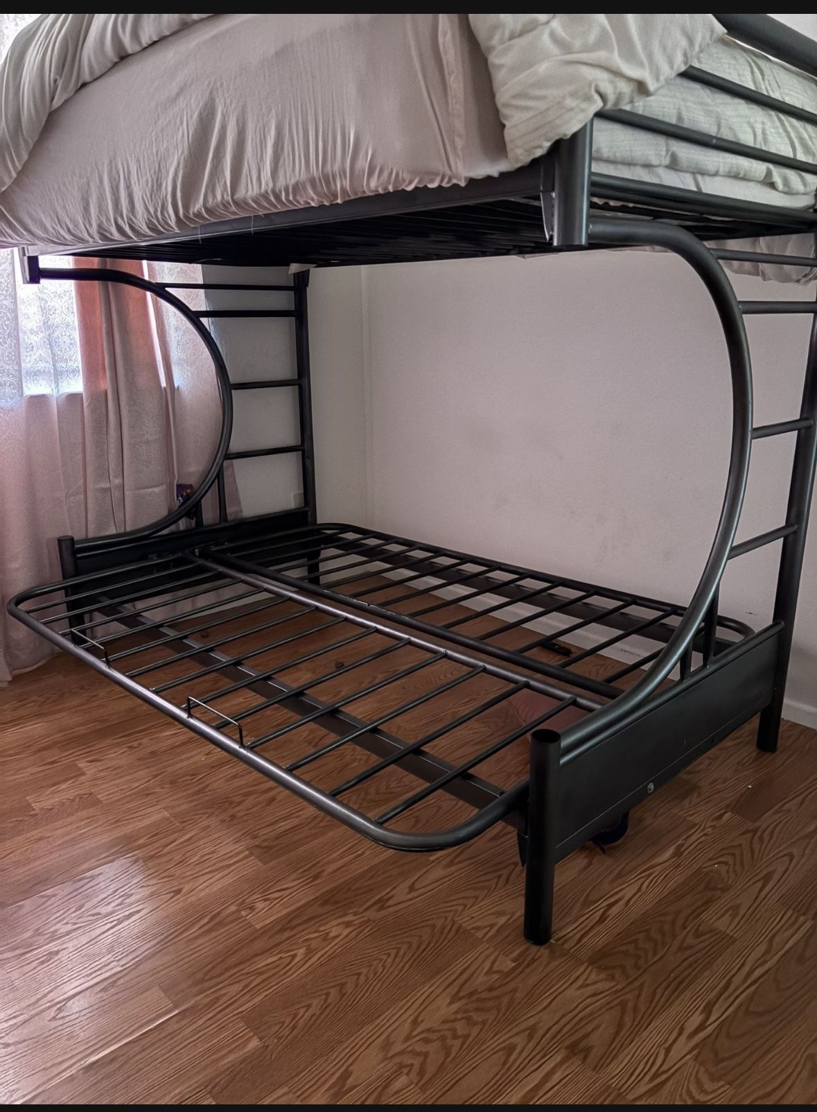 Twin Over Queen Futon Bunk Bed