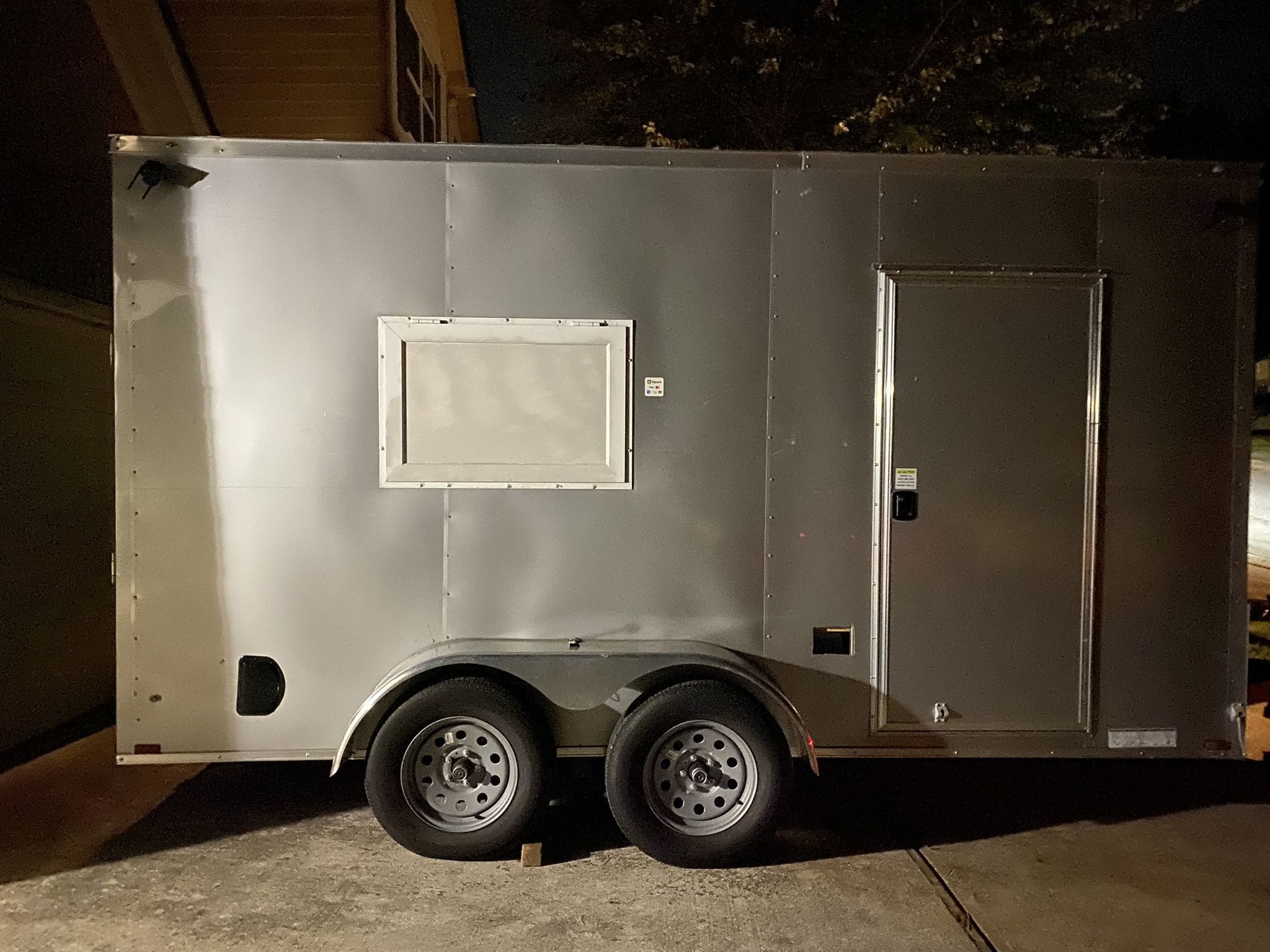 Fully functional food trailer,that comes with everything to make some $$$$$$$