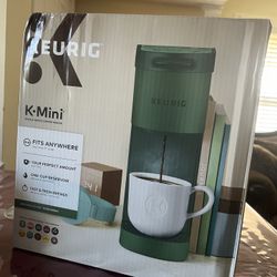  KEURIG- Coffee Maker - Evergreen Color 