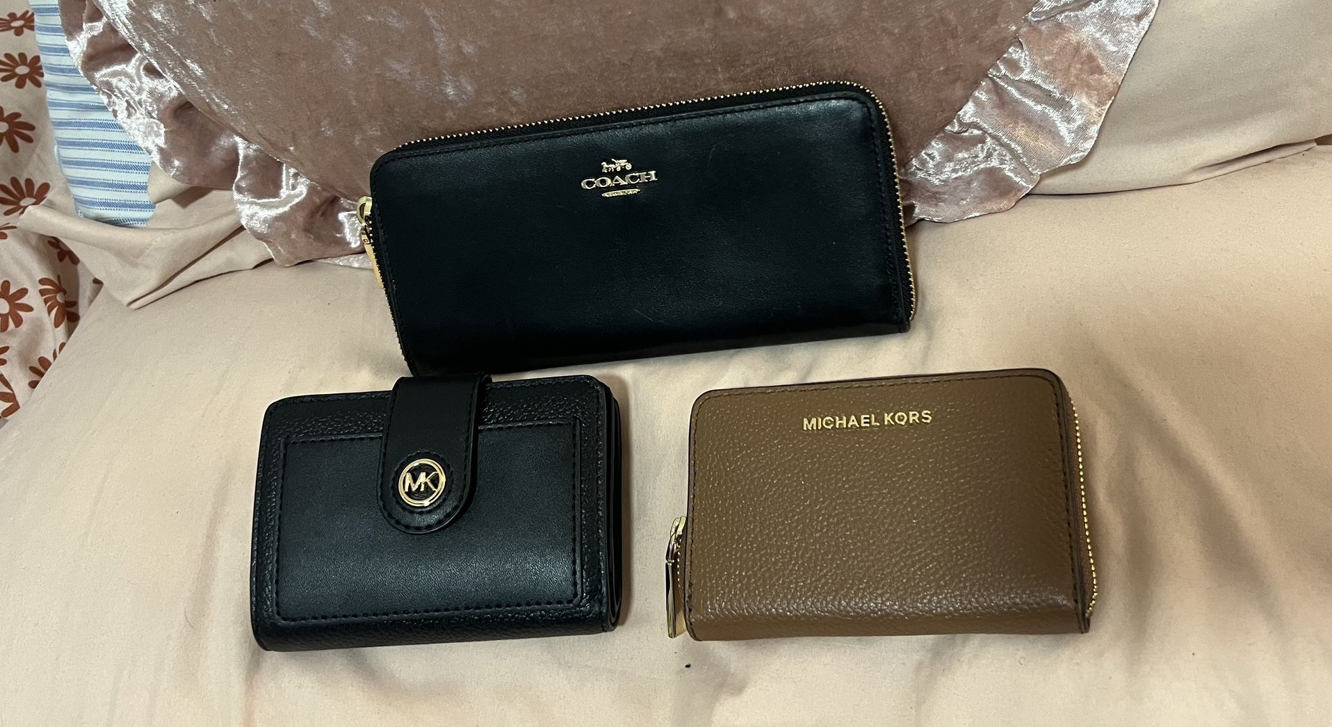 Big Sales!!! Micheal Kors And Coach Wallets