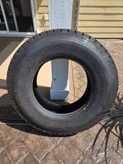 Yokohama 295/75R22.5 Commercial Truck Tire