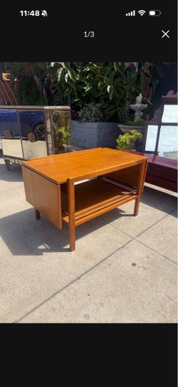 Mid Century solid wood made by lane coffee table with pull out leaves 36 wide 22 tall 22 deep