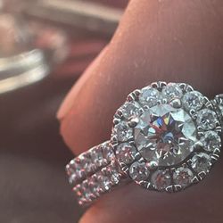 Engagement Ring VS1 Quality 