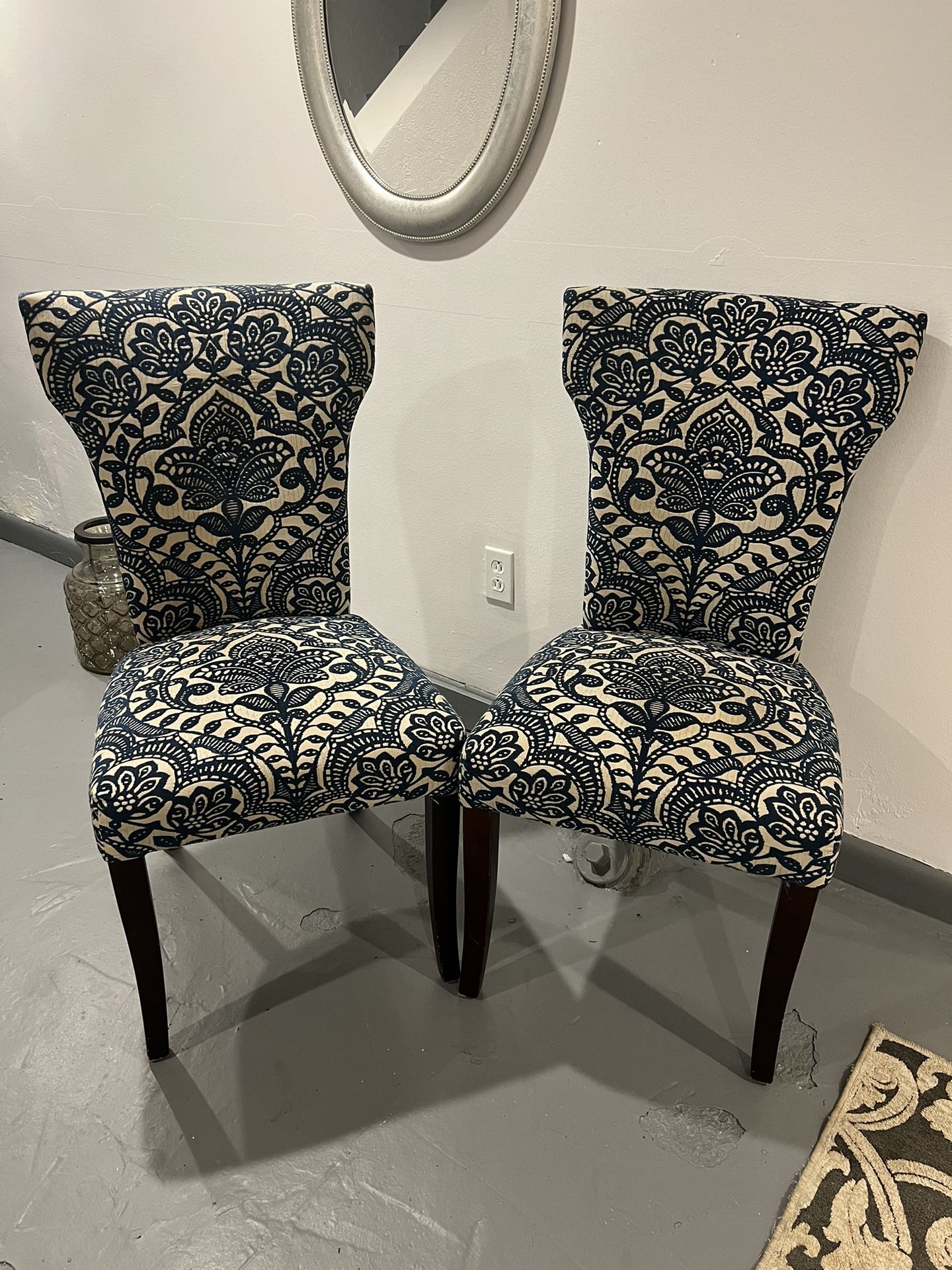 Accent Chairs