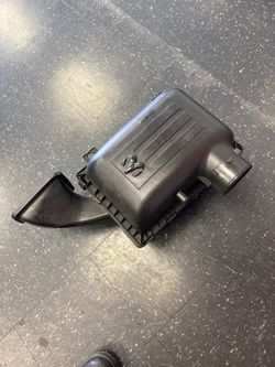OE Airbox ram truck 2015 to 2018 5.7