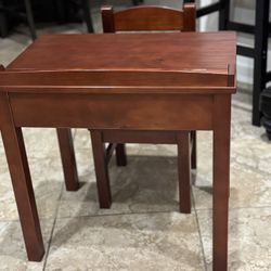 Kid’s Wooden Desk & Chair  (Queen Creek)
