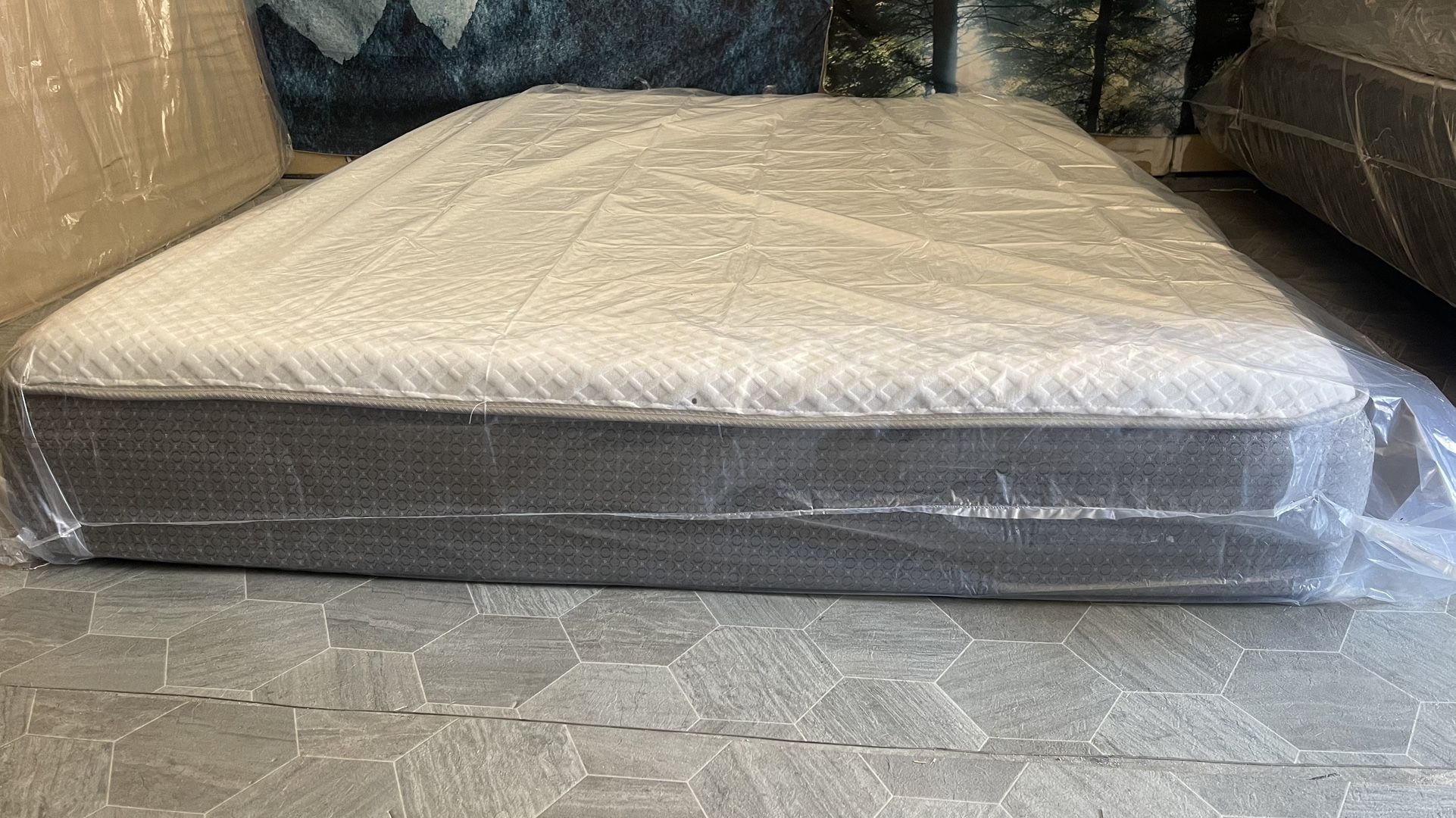 Queen Size Hybrid Mattress