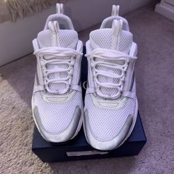 White Dior B22