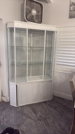 White hutch