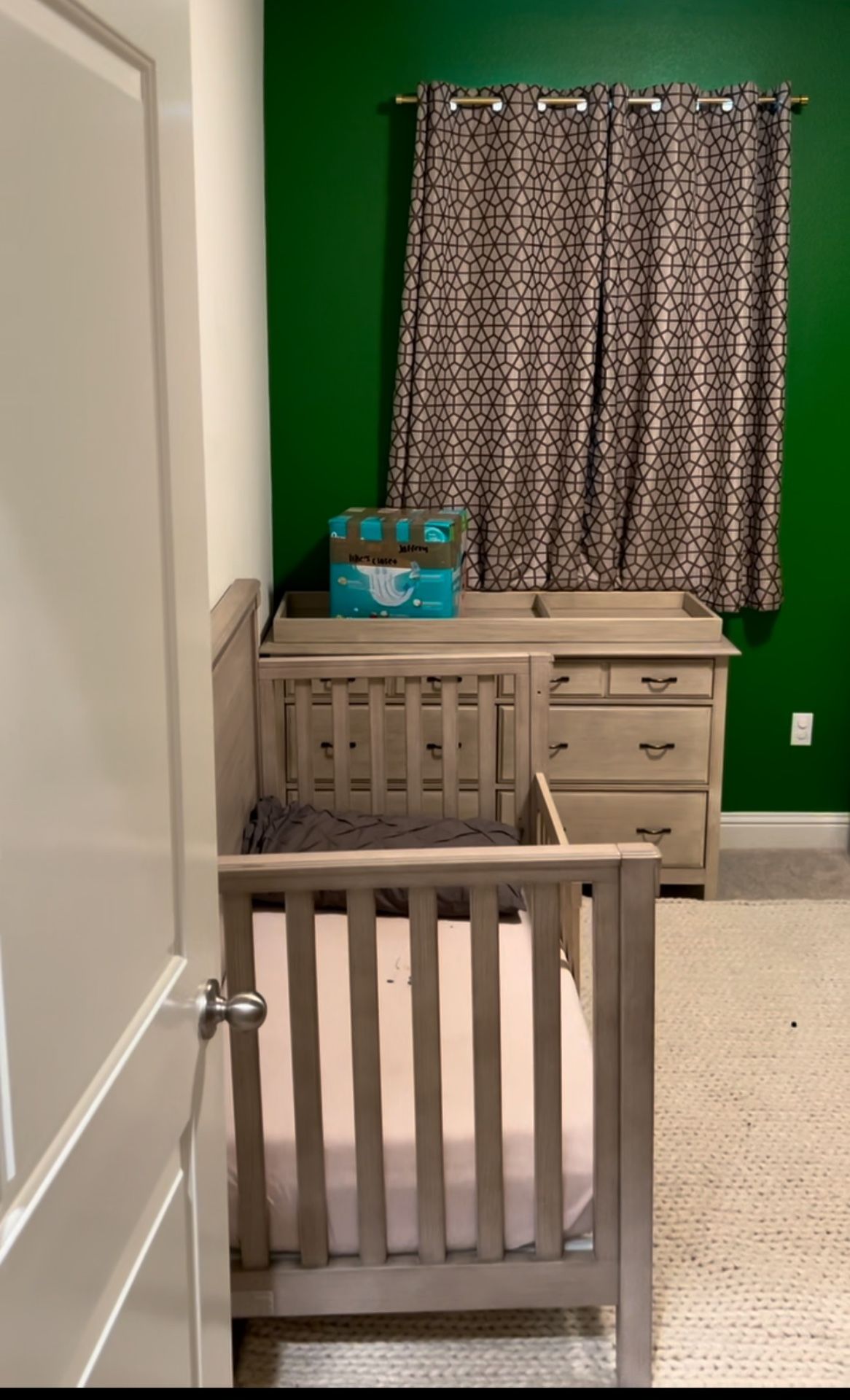 Pottery Barn Convertible Crib And Dresser W/ Topper Set