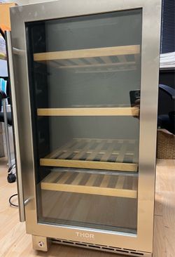 Wine Cooler THOR Kitchen 40 Bottles Model HWC2405U