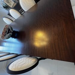 Dinning Table 