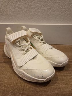 361 Degrees AG5 size 10.5 Basketball Shoes