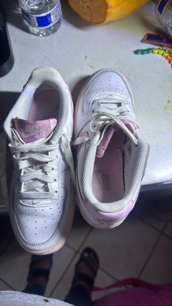Tenis Nike  de niña talla 1y $13