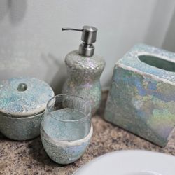 Bathroom Accessories Set