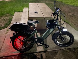AIMA BIG SUR SPORT 2.0 EBIKE IN SAGE COLOR/LOW MILEAGE!!