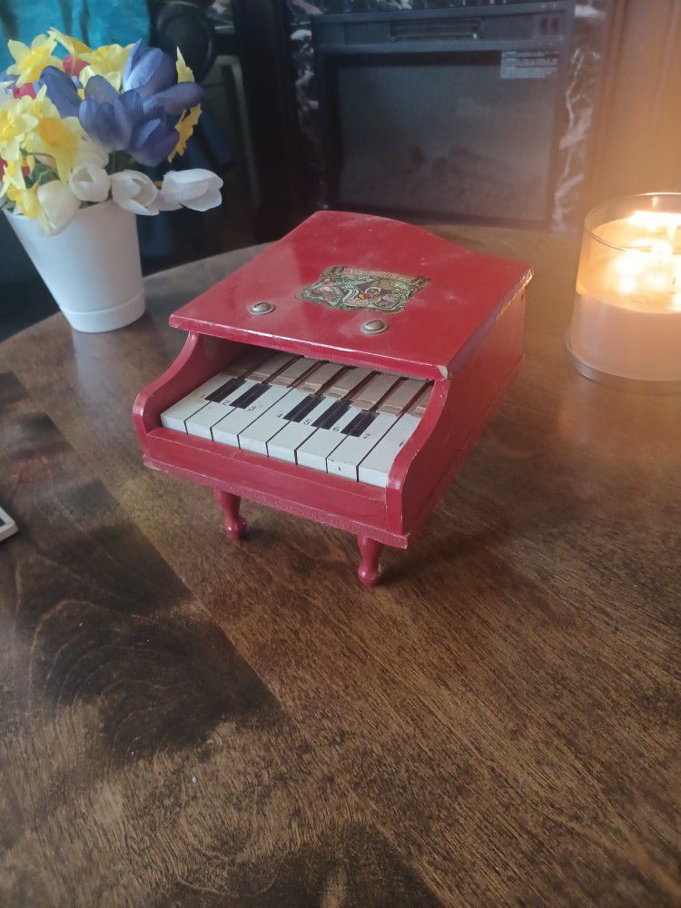 Toy Baby Grand Piano 6" X 8" 8 Keys Vintage 1960s