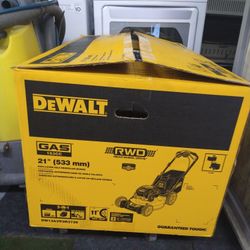 DeWalt Self-propelled 21 Inch Gas Powered Mower