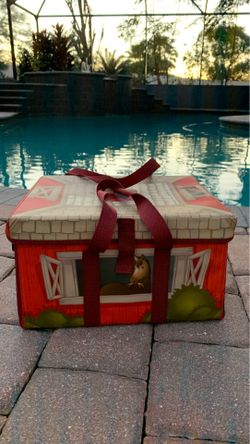 Farm Animal take along box / also storage