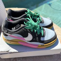 Girls nikes