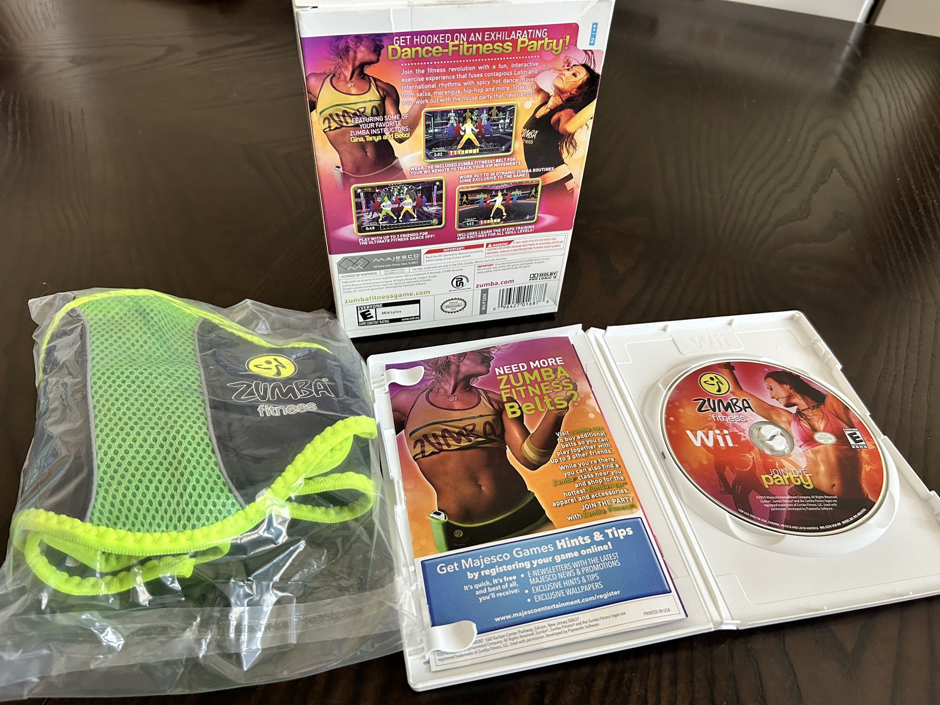 Zumba Fitness Join the Party (Nintendo Wii, 2010) w/ Exercise Belt