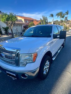 Ford F-150 Crew Cab Pickup Truck 4x4