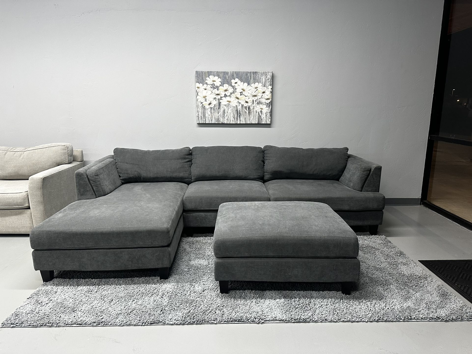 Grey Sectional Couch With Ottoman