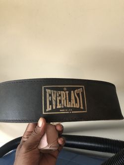 Workout belt for weightlifting