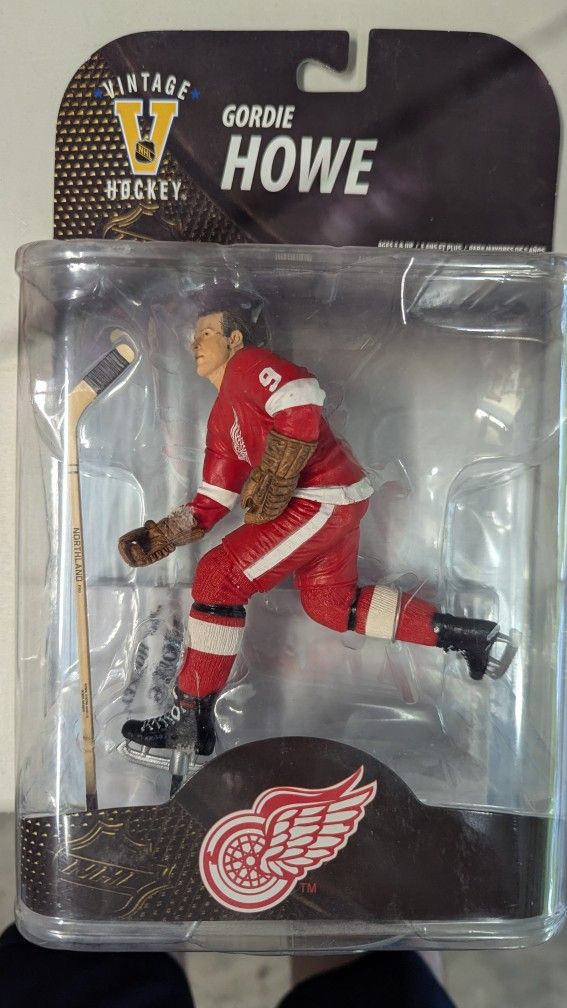 Gordie Howe Figurine