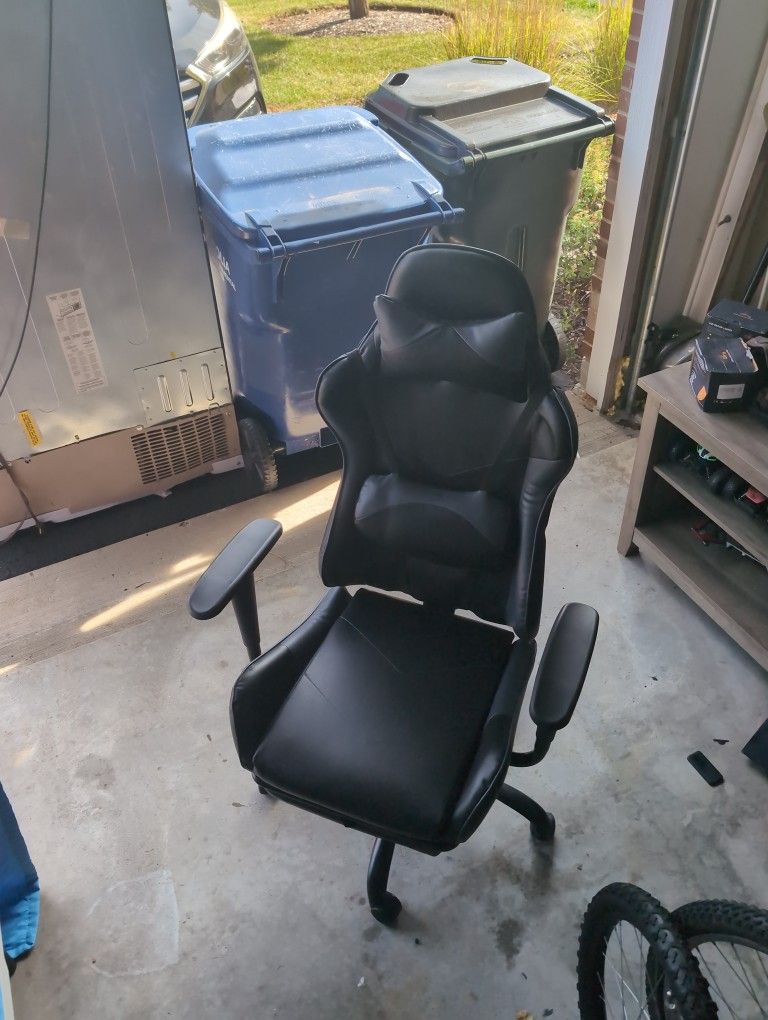 Ergonomic Gaming Chair 