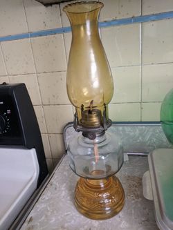 Antique oil lamp; PERFECT CONDITION