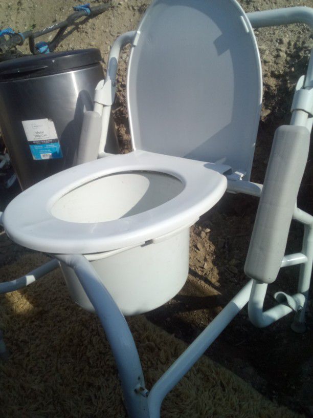 Portable Bed Side  Toilet 