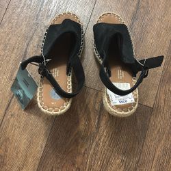 Tom’s Wedge Sandals Suede 