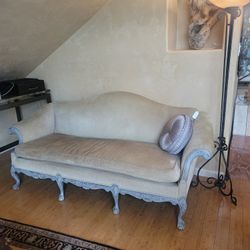 ANTIQUE SOFA COUCH 