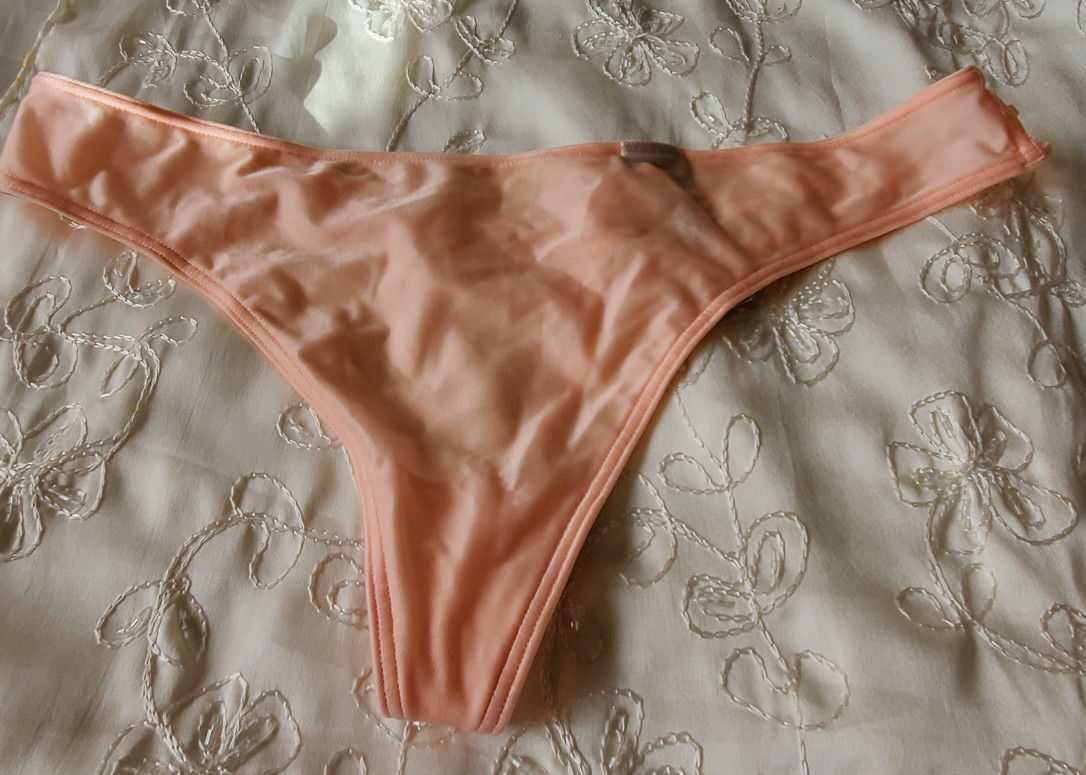 Victoria Secret New Thong With Pretty Bows - M/M for Sale in Fort  Lauderdale, FL - OfferUp