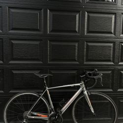 Fuji SLLE 2.4 Full Carbon Road Bike 