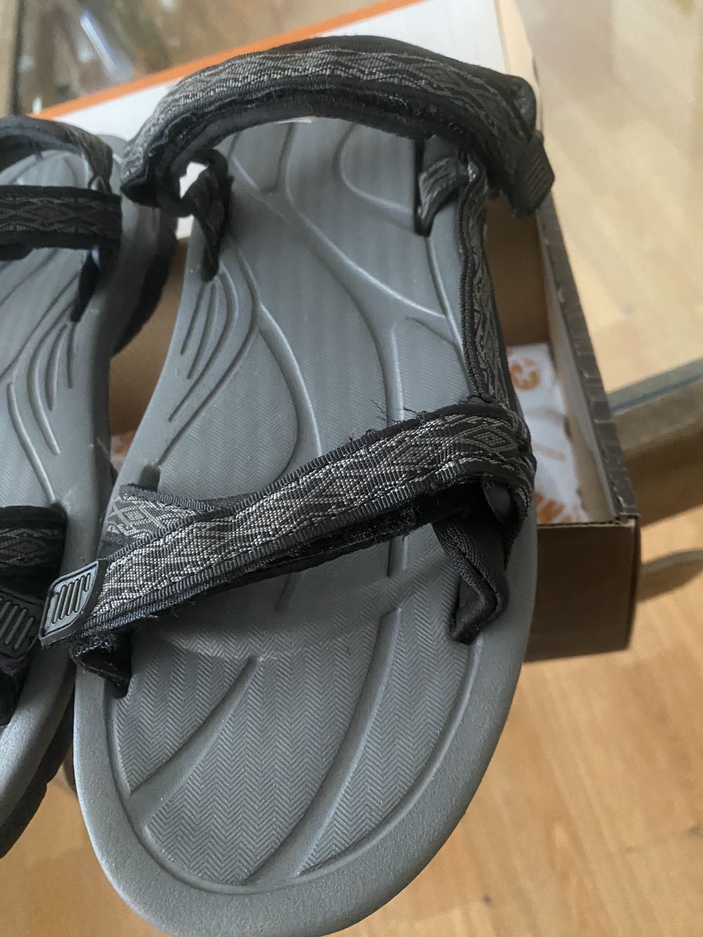 New Boys Rafting Sandals - Northside Brand - Boys Sz 7